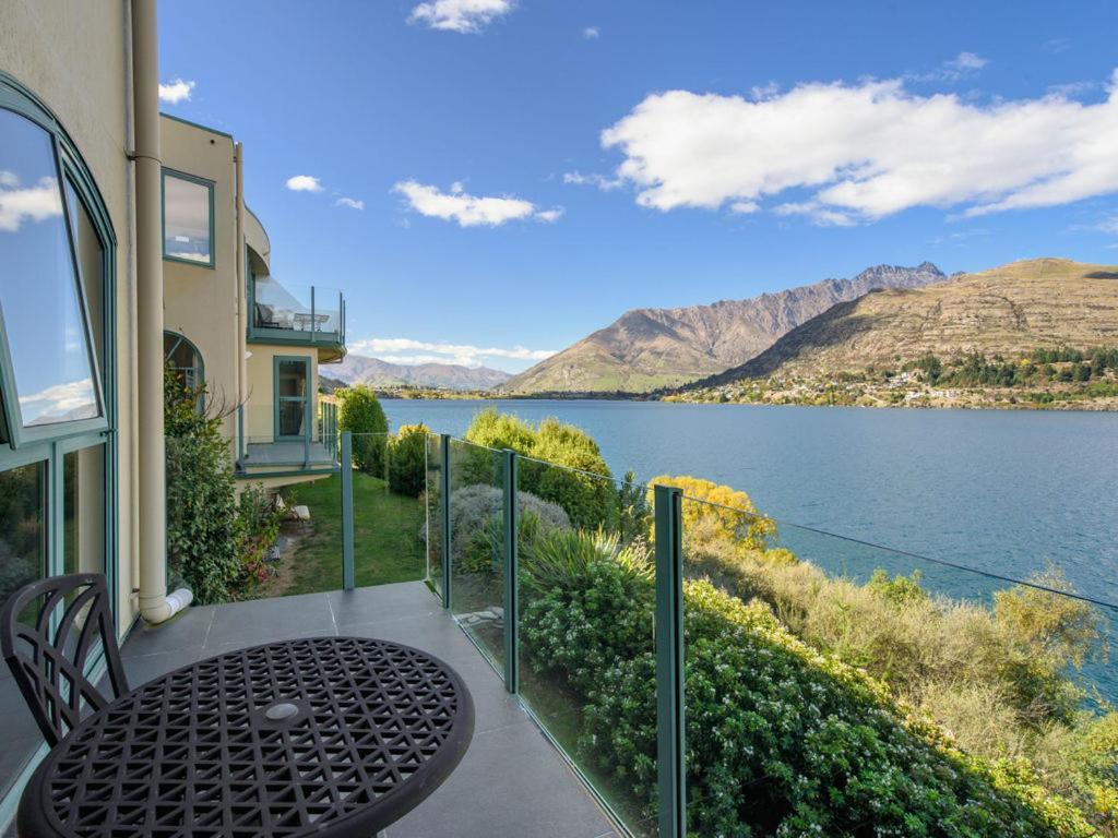 Lakefront Living At Remarkables Retreat - Unit 4 Queenstown Bagian luar foto