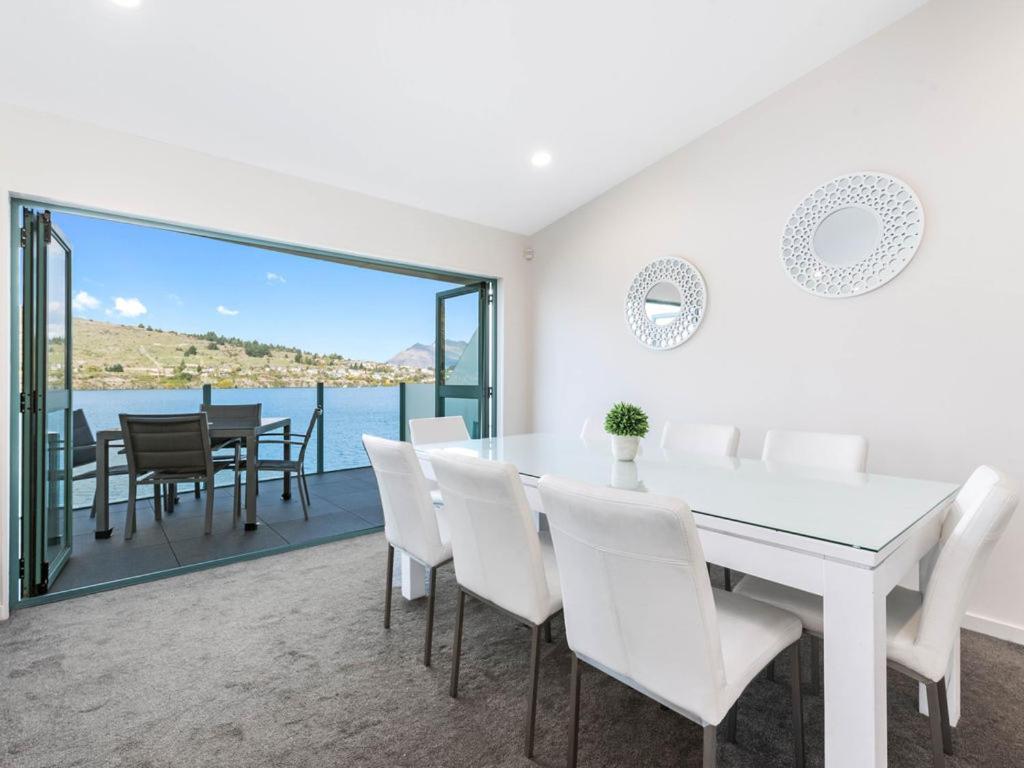 Lakefront Living At Remarkables Retreat - Unit 4 Queenstown Bagian luar foto