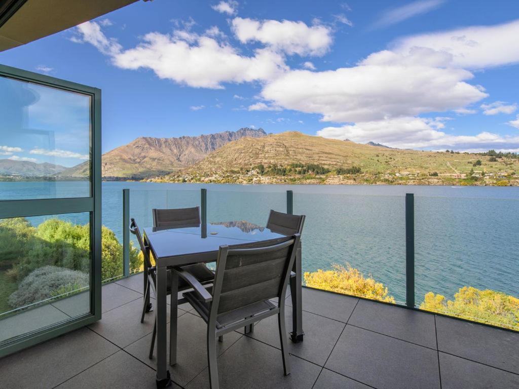 Lakefront Living At Remarkables Retreat - Unit 4 Queenstown Bagian luar foto